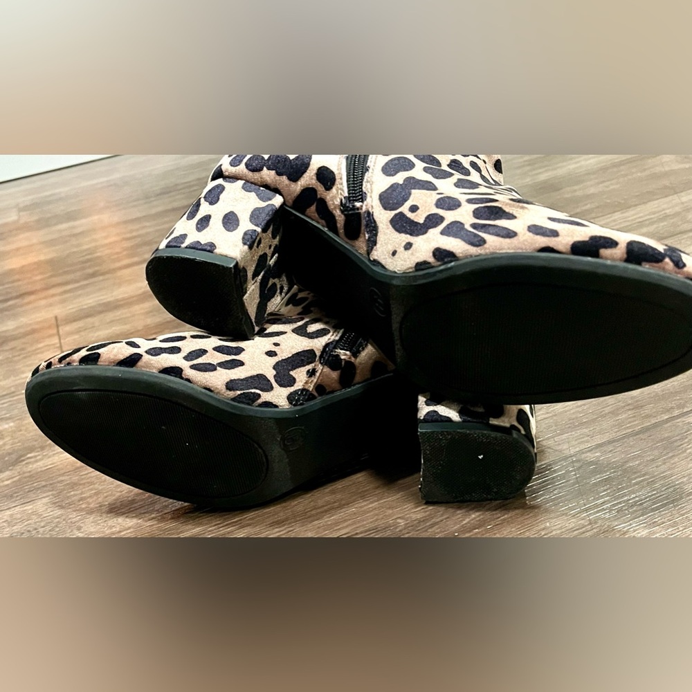 Velvet Leopard print Ankle Boots Booties women’s size 9 - Picture 8 of 10